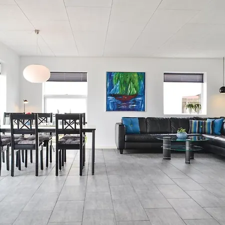 Prázdninový dům Three-bedroom In Ulfborg *