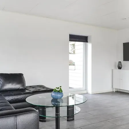 Prázdninový dům Three-bedroom In Ulfborg