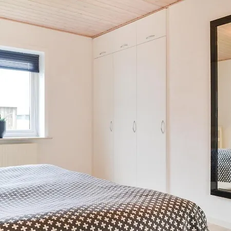 Three-bedroom In Ulfborg Thorsminde